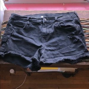 Cute classic black jean short